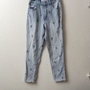 Tinseltown Light Blue Embroidered Cropped Jeans